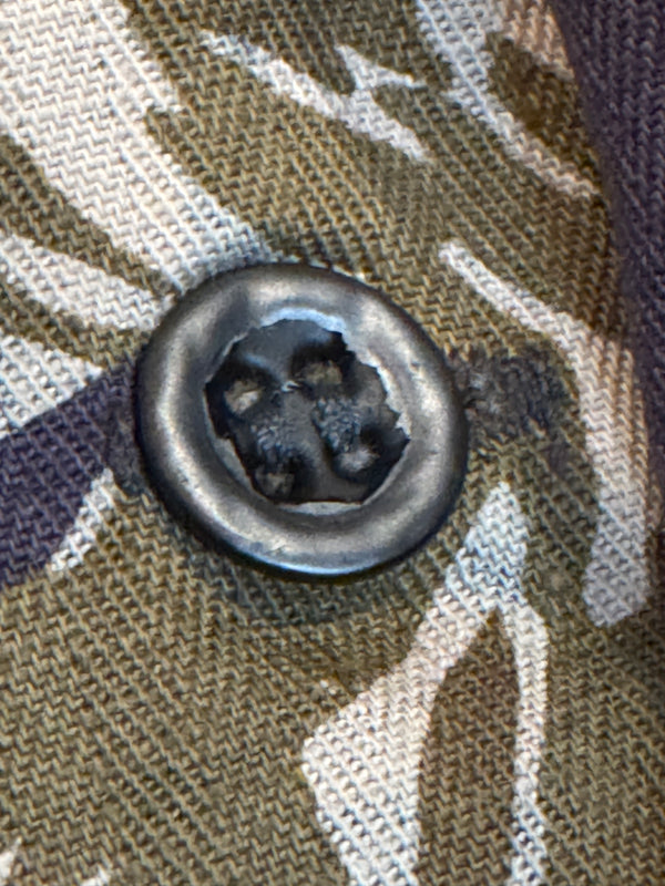 Fly button
